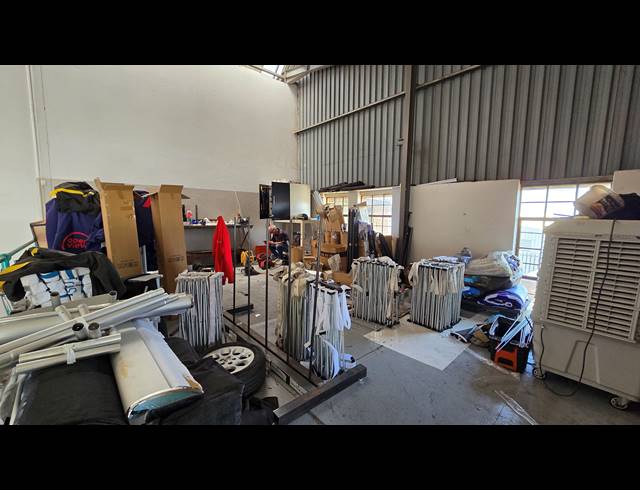 1,239M² WAREHOUSE TO LET IN SPARTAN